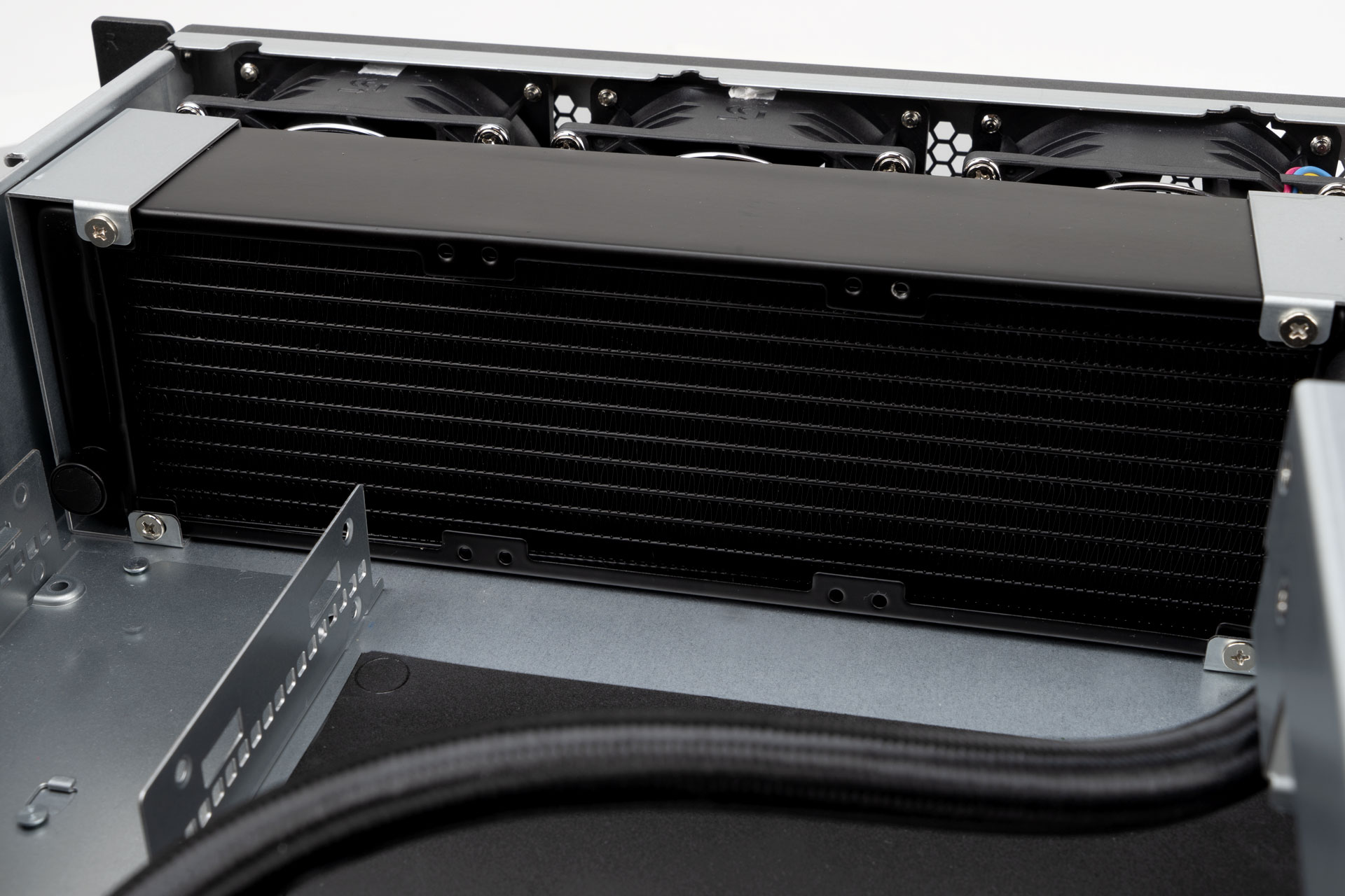IW-RL200 - server system assembly
